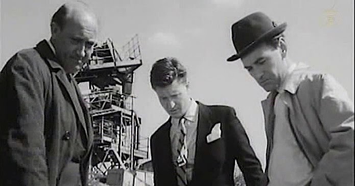 Actors Ivor Dean