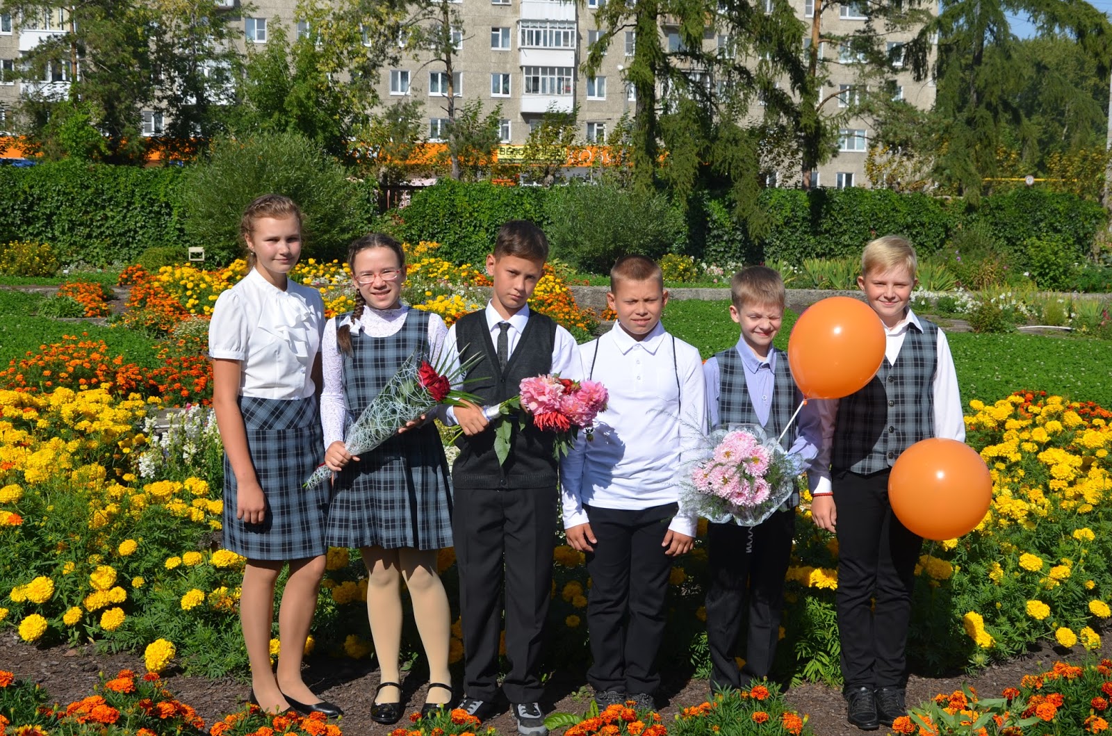 Первый раз в шестой класс классный час. 4 д класс фото. Наш класс 6 класс. Мы 6 класс. 6 класс ученики.