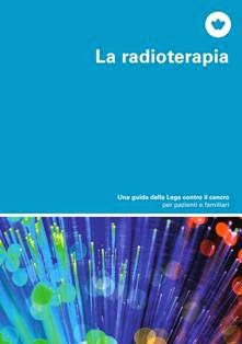 La radioterapia: Una guida per pazienti e familiari; VII° Edizione (2014) | Traduzione di Cornelia Orelli | Krebsliga 3010 | ISBN N.A. | Italiano | TRUE PDF | 0,96 MB | 48 pagine
La Lega Contro il Cancro è un’organizzazione di pubblica utilità che lotta contro il cancro e sostiene i malati e i loro congiunti. È organizzata come associazione apolitica e aconfessionale. La Lega Contro il Cancro è composta da 19 leghe cantonali e regionali e da un’organizzazione centrale, la Lega svizzera contro il cancro.
Le leghe cantonali offrono soprattutto sostegno diretto, consulenza e accompagnamento dei malati sul posto. Non tutte le leghe offrono le stesse prestazioni, a seconda delle loro risorse finanziarie e personali.
L’organizzazione centrale si occupa anche della promozione della ricerca e dello sviluppo di programmi psicosociali che si indirizzano agli specialisti. È stata fondata nel 1910 e ha sede a Berna. È costituita da un Comitato di 11 persone, dai 9 membri della direzione e dall'equipe dei collaboratori, un’ottantina, che per la maggior parte lavorano a tempo parziale.
All'organizzazione sono affiliati la commissione scientifica (WiKo) e il Gruppo svizzero di studio per la medicina complementare e alternativa in oncologia (SKAK).
La Lega Svizzera Contro il Cancro è autorizzata ad utilizzare il marchio ZEWO per le istituzioni di pubblica utilità.
L'opuscolo spiega in cosa consiste il trattamento dei tumori tramite i raggi (radioterapia). Quasi la metà dei pazienti viene sottoposta ad un tale trattamento, sia da solo, sia in combinazione con chirurgia e/o chemioterapia. Viene spiegato lo svolgimento delle sedute, come agisce il trattamento, eventuali effetti indesiderati e quanto si può fare per attenuarli.