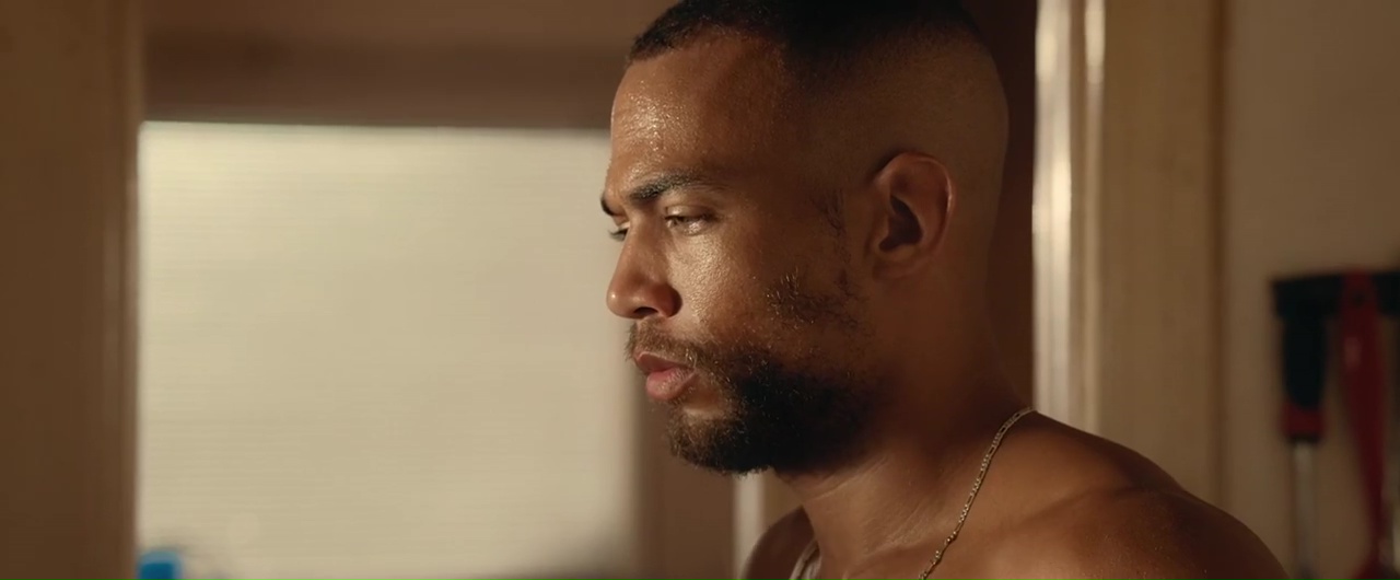 ausCAPS: Kendrick Sampson shirtless in Miss Juneteenth