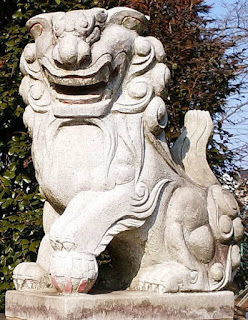 あきる野市の神社　渕上の出雲神社　狛犬
