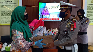 Bhayangkari Cabang Enrekang Bagikan Tali Asih Kepada Personil Polres Enrekang