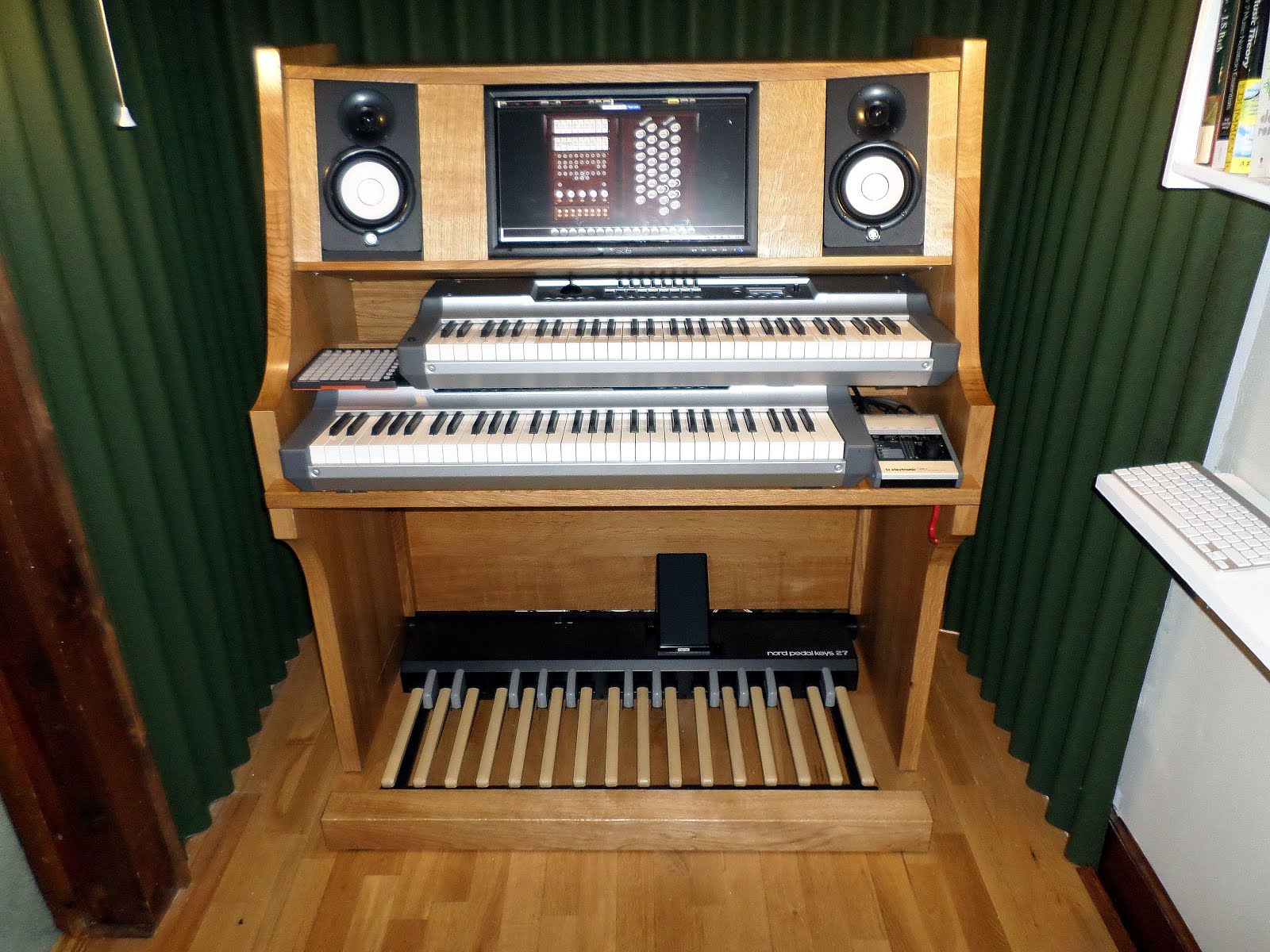 solid oak organ console