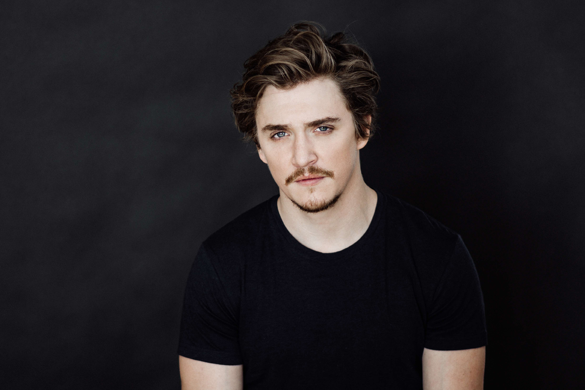 Kyle Gallner Talks Scream 5, Original's Magic