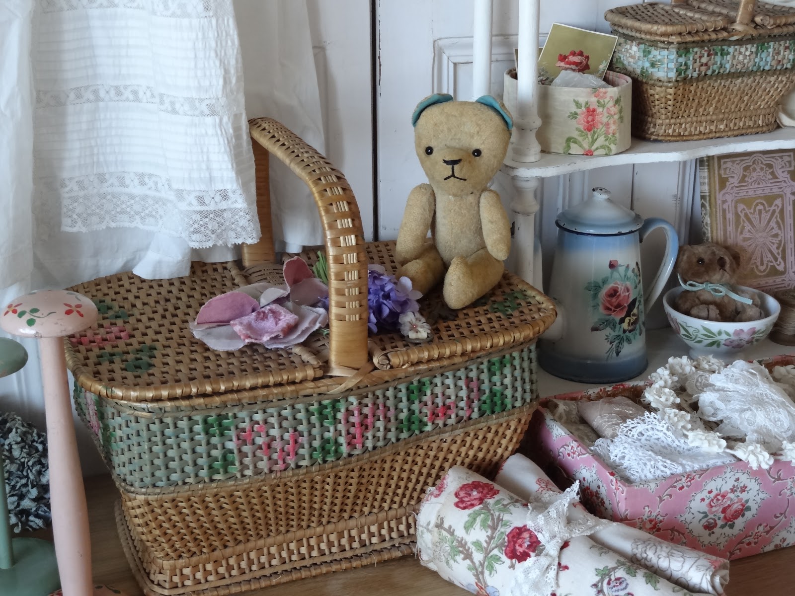 リボンときどきネコ: フランスアンティーク ローズパニエ