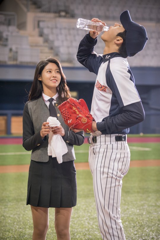 [INSTIZ] [PREDEBUT] 160314 The height difference between a trainee and