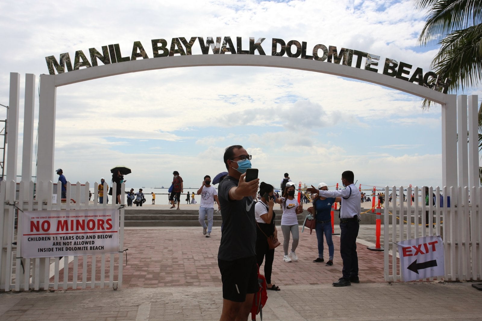 What to Expect at Manila Bay DOLOMITE Sand BEACH Baywalk Sunset