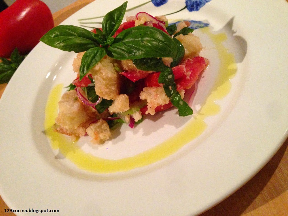 Panzanella toscana classica