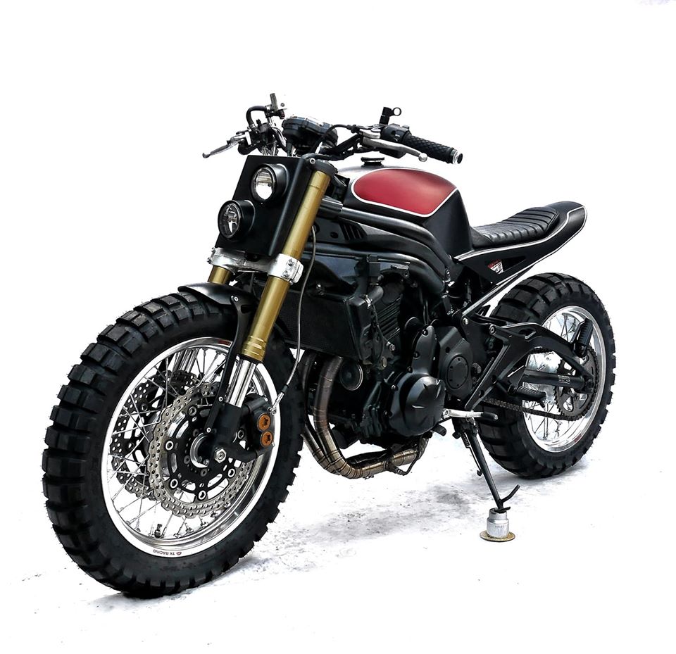 ER6N Scrambler / Studio Motor.