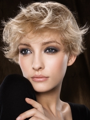Hairstyle Review and Pictures: Beautiful Women Short Hairstyle Ideas