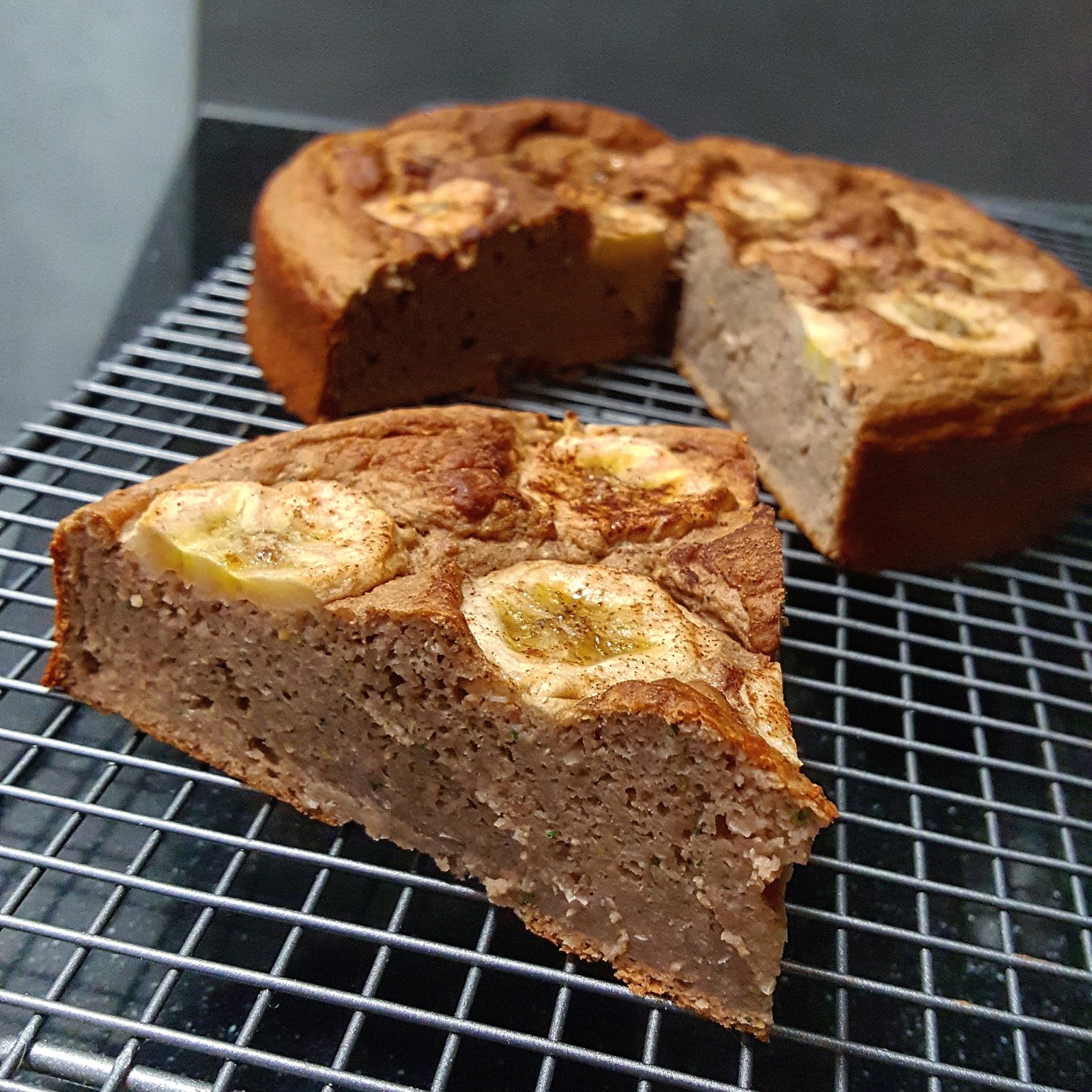 It's all about the food! Banana & Vanilla Butter bean cake