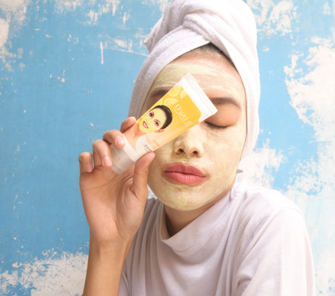 Маска что будут петь. Маска с лимоном. Корейская лимонная маска для лица. Яблоко и лимон маска для лица. Билакваcentella facial Mask.