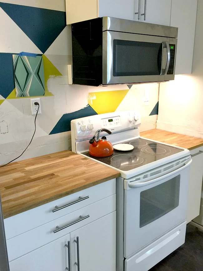 How to re-create a kitchen that is both stylish and user friendly. www.homeroad.net