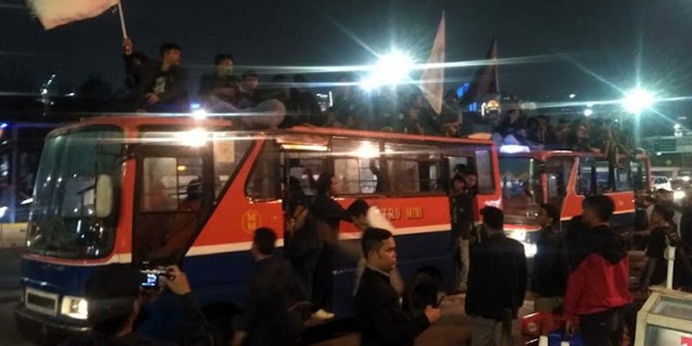 Gabung BEM SI, Mahasiswa Jogja dan Solo Patungan Sewa Bus ke Jakarta Demo  KPK - Oposisi Cerdas