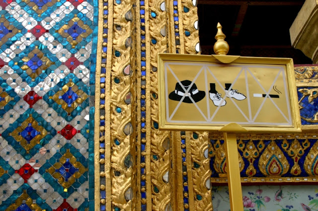 DETAILS in gold, enamels, tiles of cut glass and crafted clay molds.