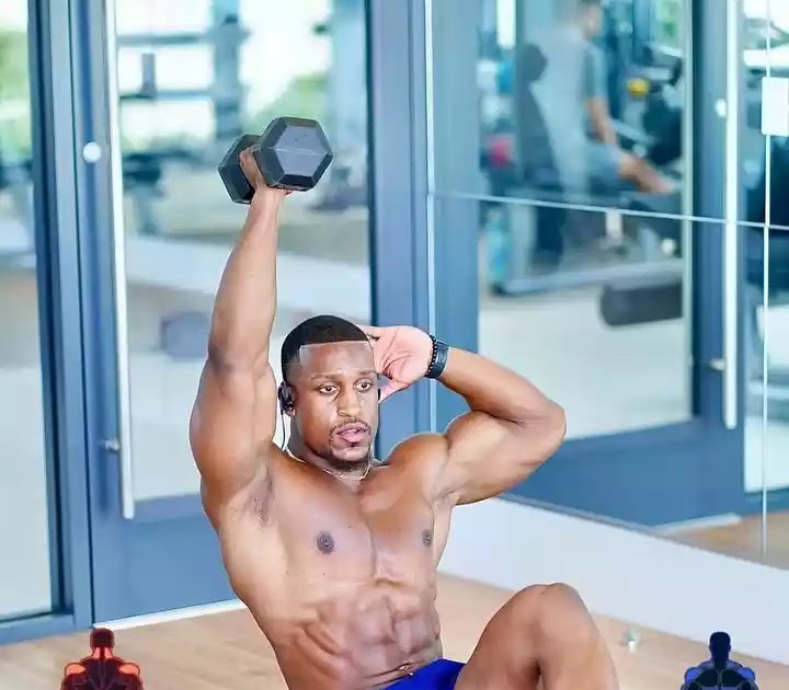 Ashton Hall Biography, Fitness, Age, Height Girlfriend, Pictures