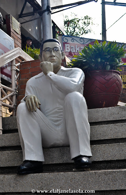 Statue at Barrio's Fiesta
