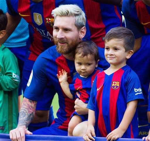 Check Out These Adorable Photos Of Lionel Messi, His Wife And Kids