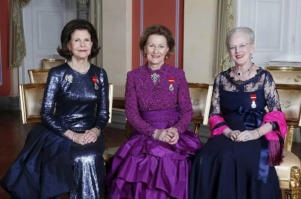 The gala dinner was attended by royal family of Norway and also Queen Margrethe of Denmark, King Gustaf of Sweden and his wife Queen Silvia, parliament and government members and other guests.