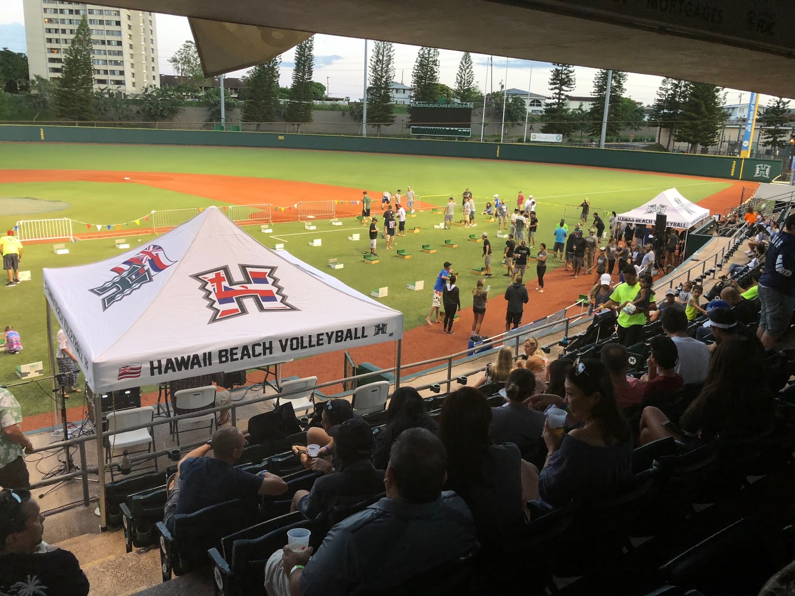 GREAT EATS HAWAII HAWAII BEACH VOLLEYBALL PORTUGUESE HORSESHOE