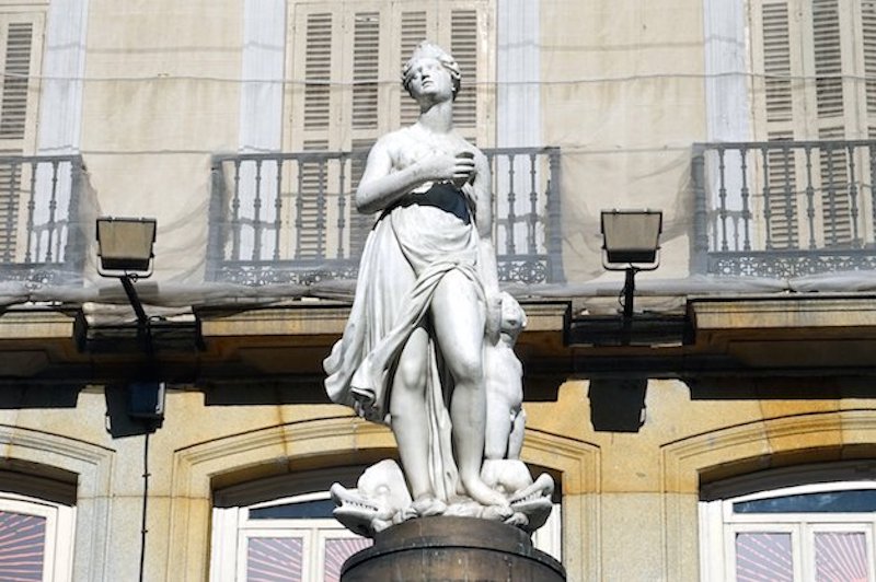 La Mariblanca, estatua, répilca (Puerta del Sol, Madrid)