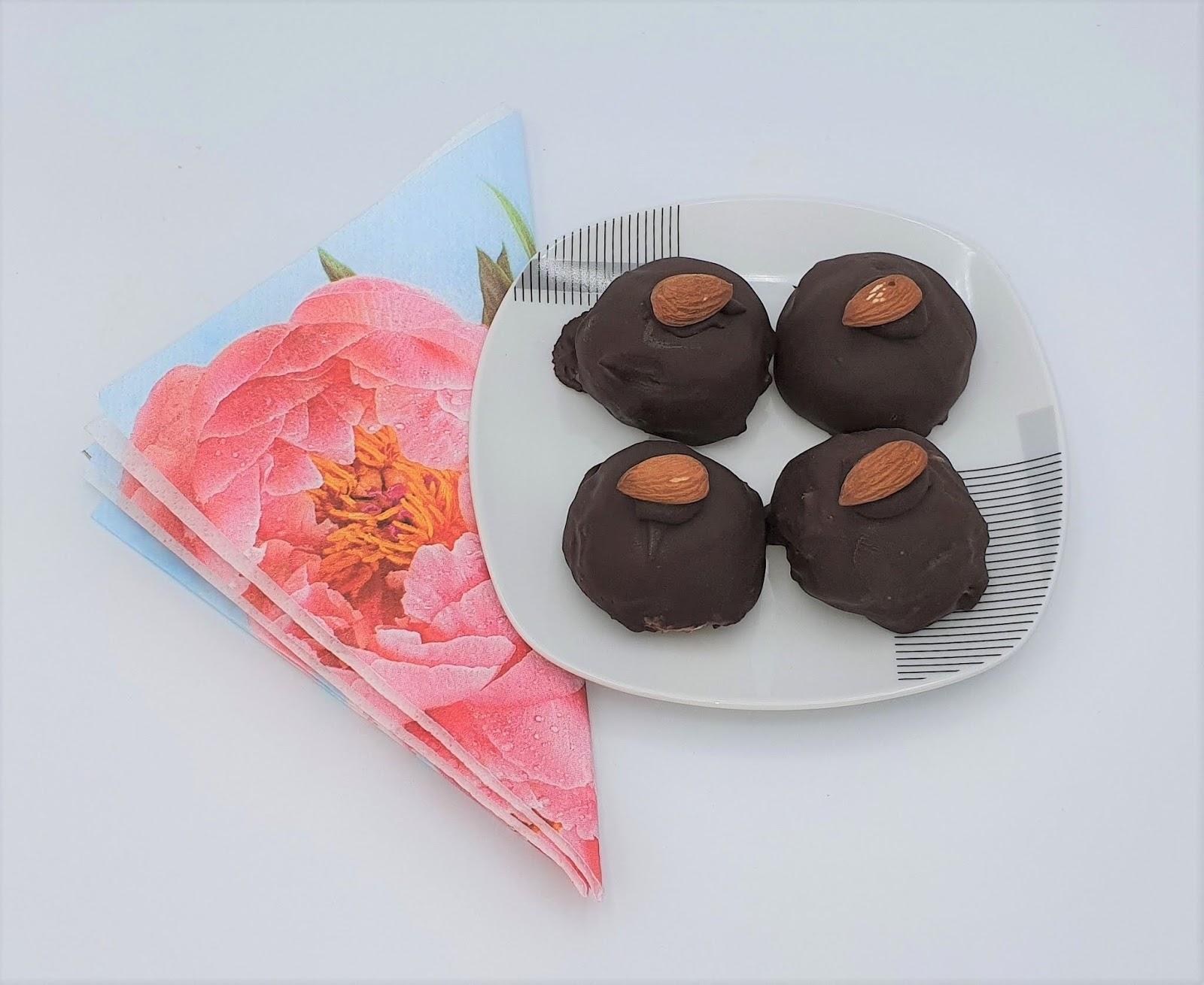 Wessels low carb Welt: Schoko-Kokos-Bällchen - low carb Wessels low carb Welt: Schoko-Kokos-Bällchen - low carb