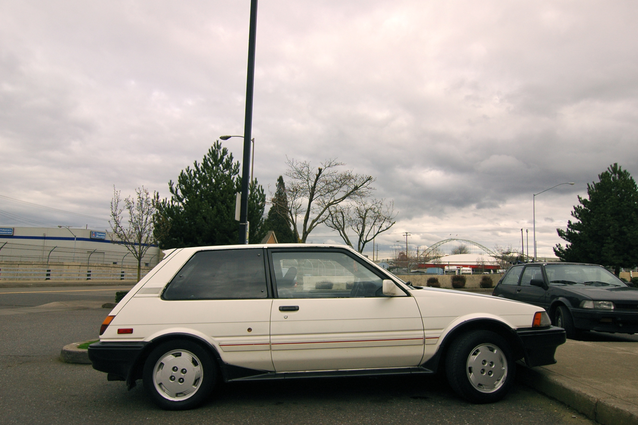 OLD PARKED CARS.: 1987 Toyota Corolla FX16 GT-S.