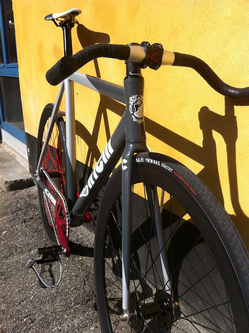 April 2011 Modifikasi Sepeda Fixie