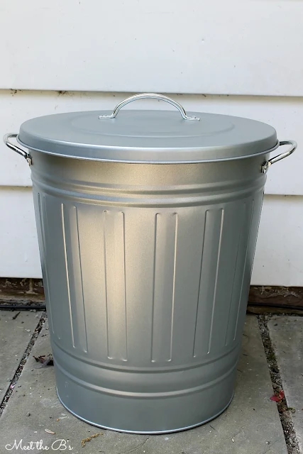 DIY Patio Recycling Bin using an Ikea trash can and vinyl lettering