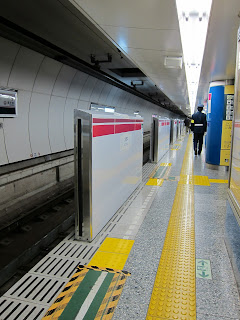 大江戸線の新宿駅