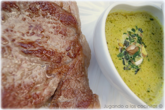  Entrecot de ternera con salsa de champiñones 