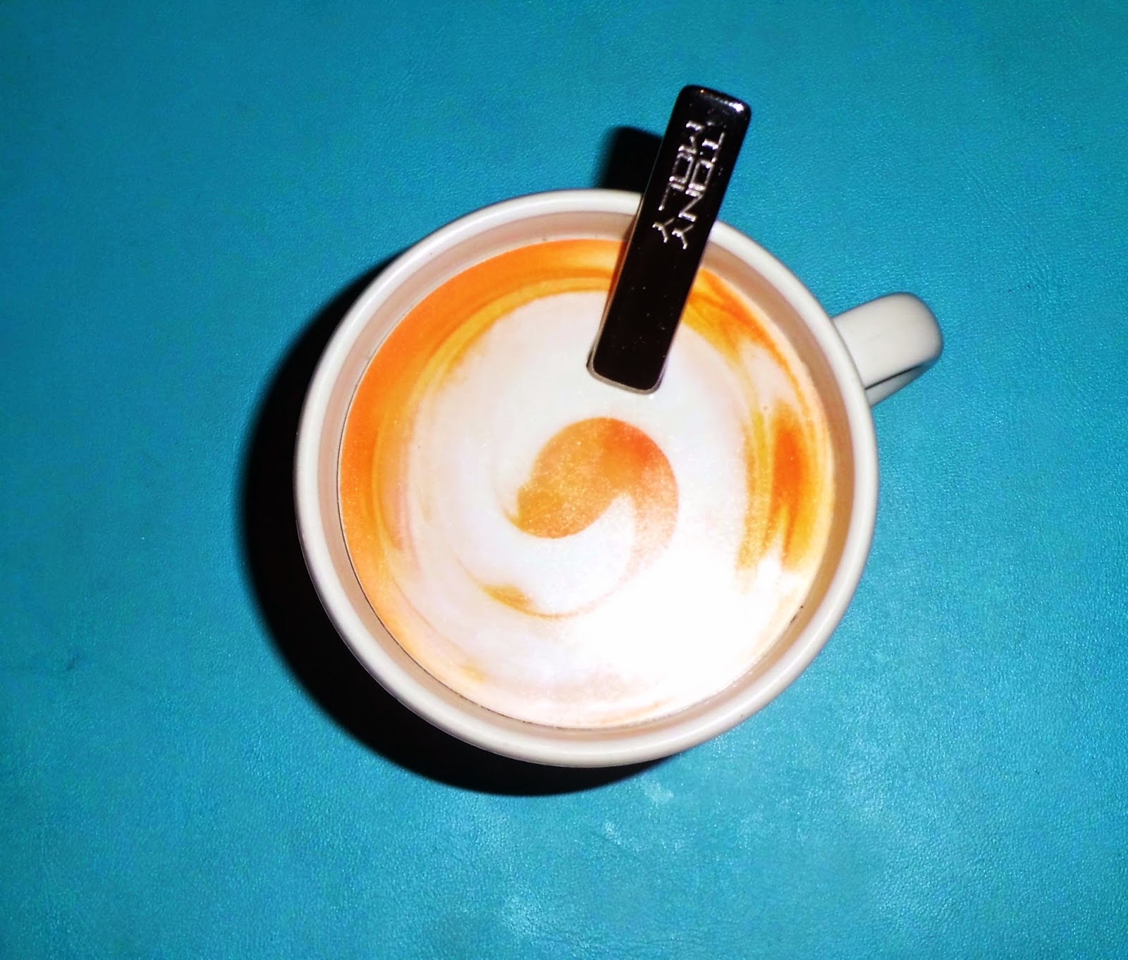 Latte Art Milk Tea Morning Pack de TonyMoly