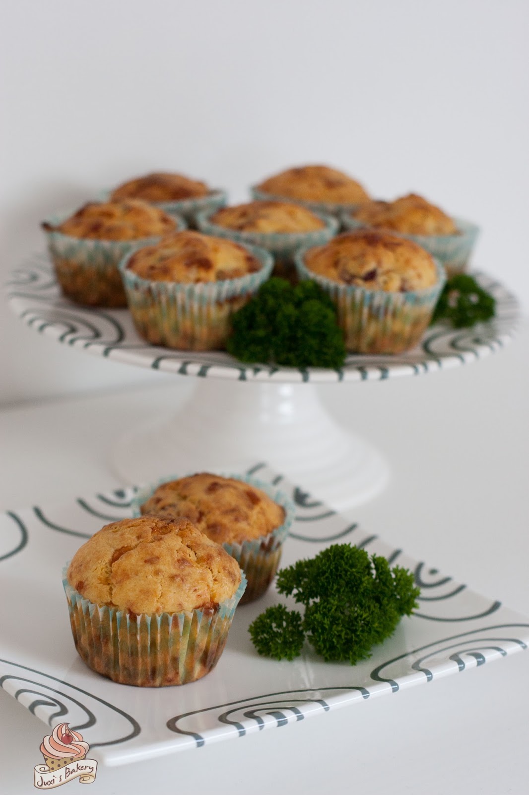 juxi's bakery Muffins pikant mit Prosciutto und Grana Padano