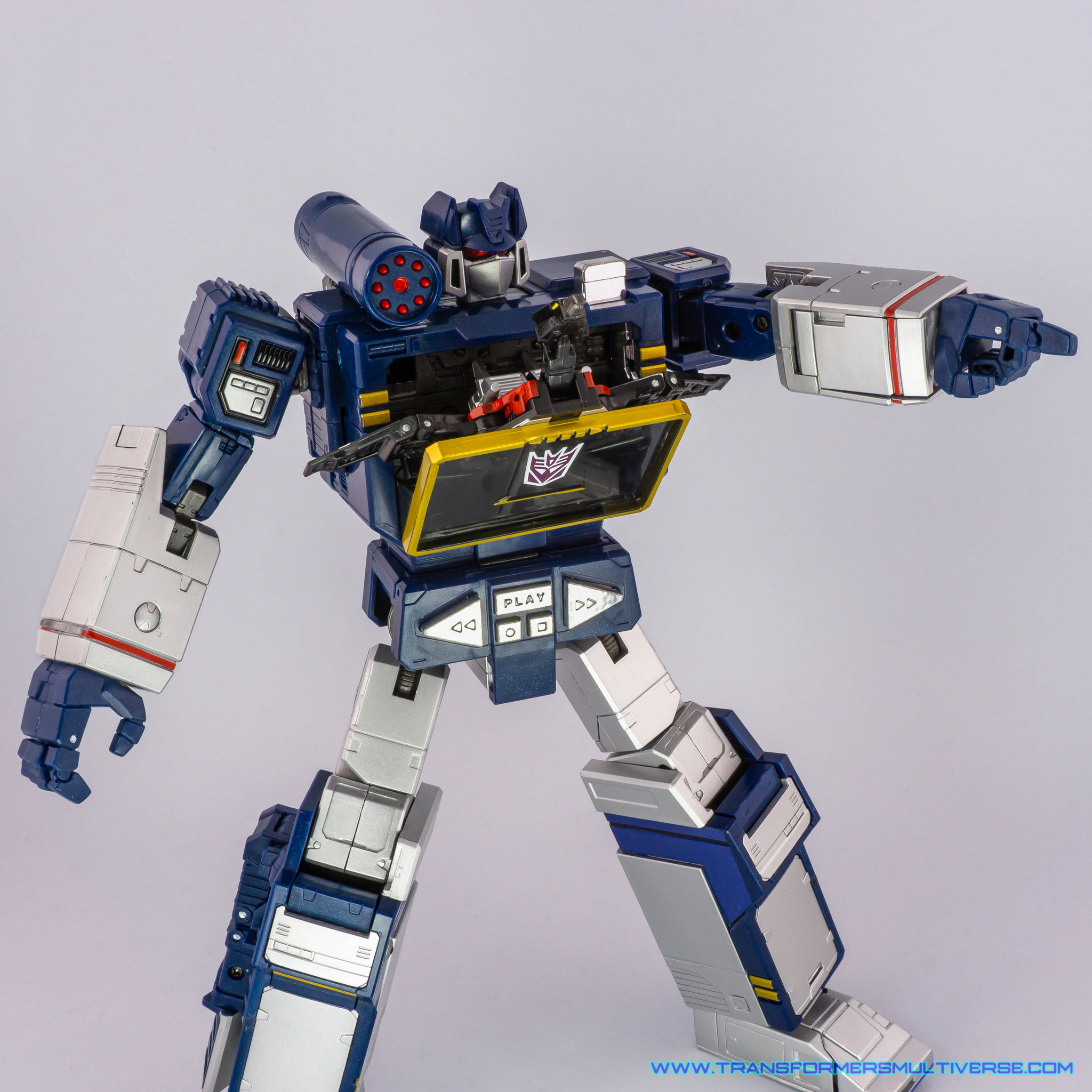 Transformers Masterpiece Soundwave Laserbeak, eject!