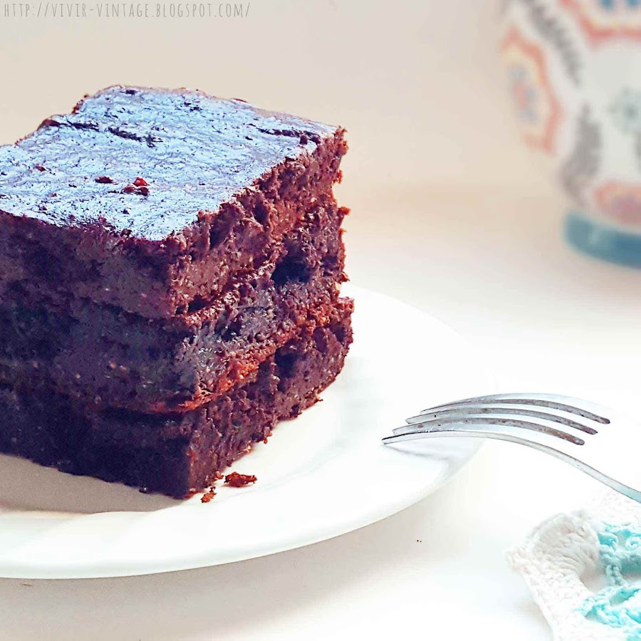 Delicioso y chocolatoso brownie vegano (Sin gluten, sin azúcar, sin