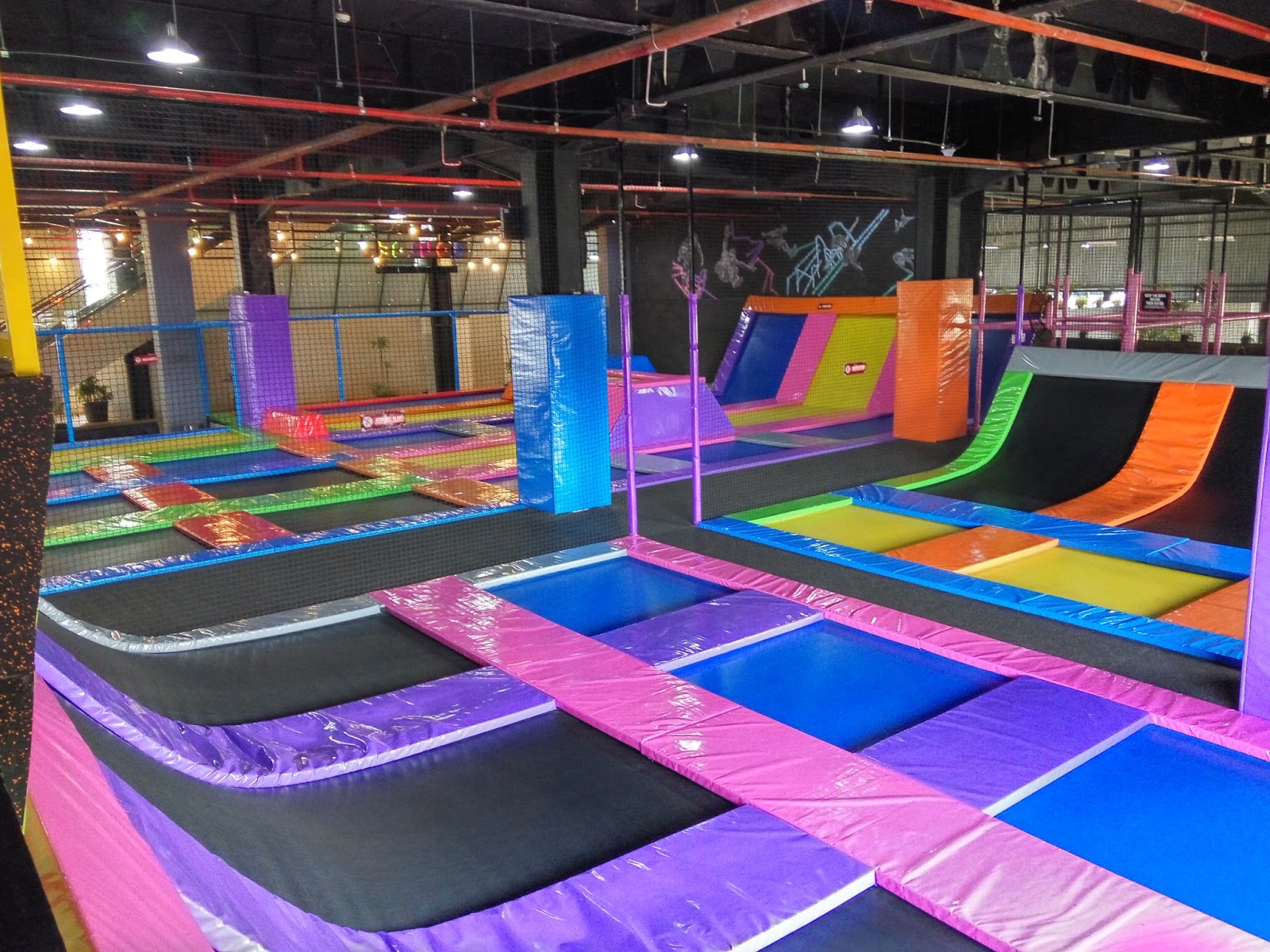 BOULDER TRAMPOLINE OFFICIAL Trampolin Park
