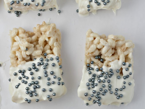 Dipped Rice Krispies Treats + SMURFS: the Lost Village Giveaway