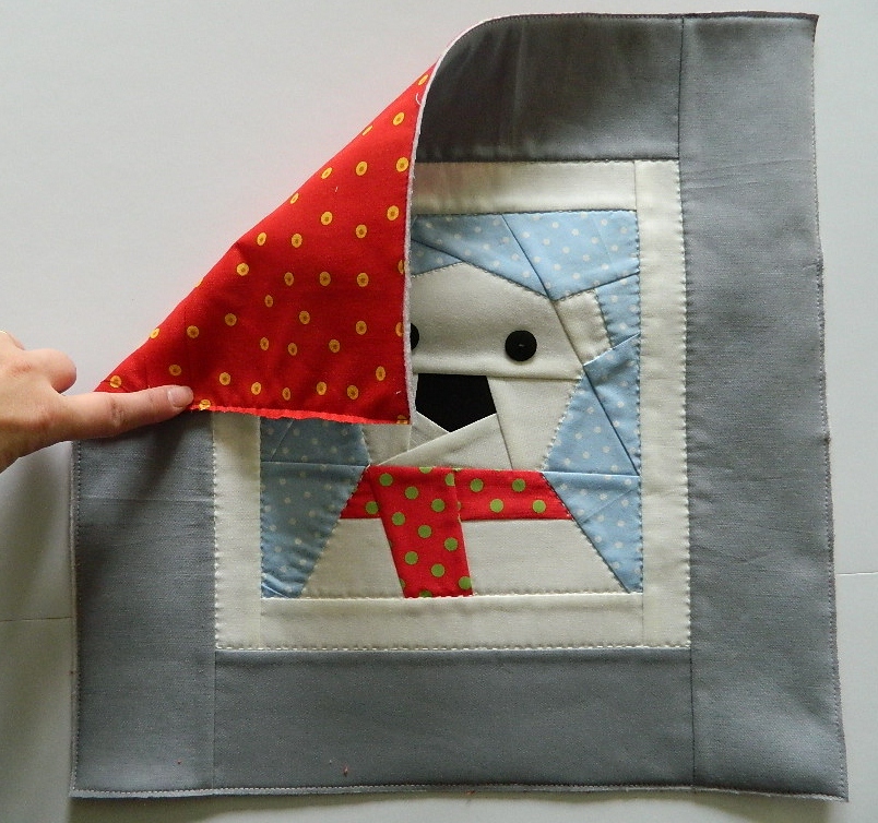 installing zipper closure in a pillow cover {tutorial}