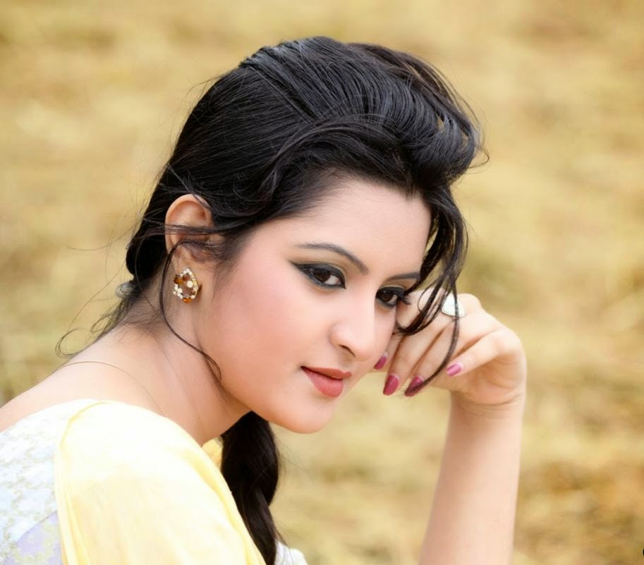 Bangladeshi Model Actress Pori Moni Hd Photo Wallpapers