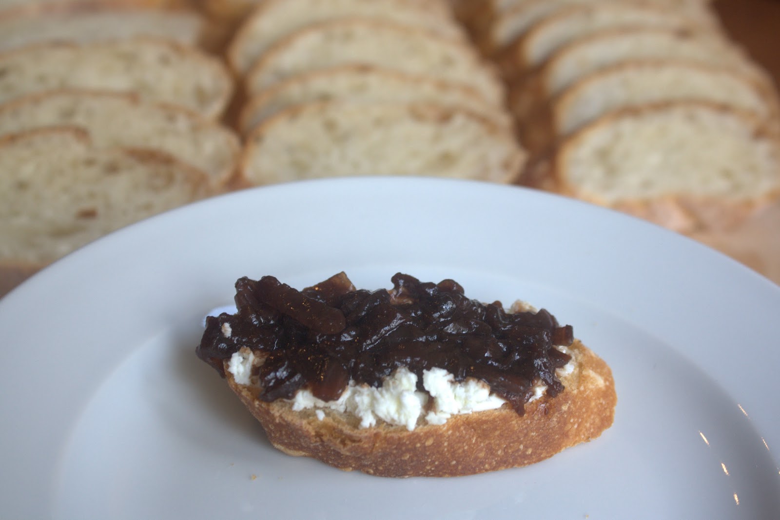 MakeMeals Mama Balsamic Onion Jam & Goat Cheese Crustini