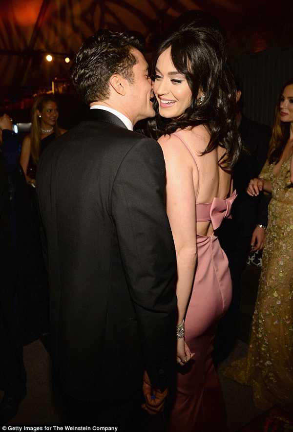 Katy Perry Orlando Bloom Kiss pre-Grammy party Pics 2016 Katy Perry Orlando Bloom Kiss pre-Grammy party Pics 2016