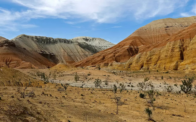 Природа национального парка Алтын-Эмель. Поющие пески Казахстана