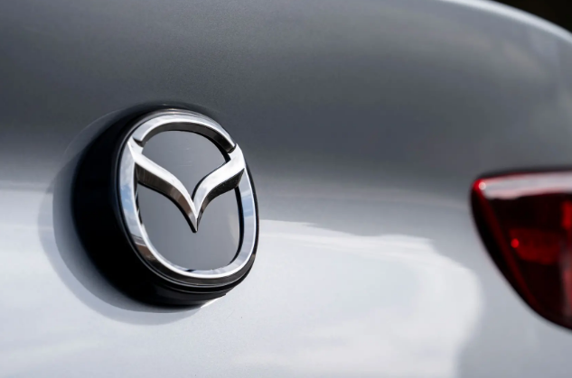 سيارة مازدا 2020 Mazda 3 Skyactiv-X Sport Saloon