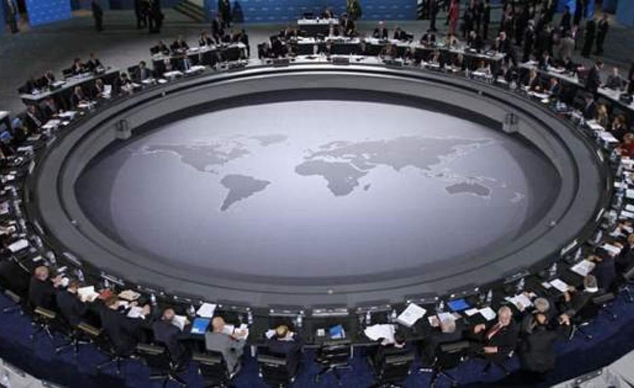AGENDA 21 DA ONU - REDUÇÃO DA POPULAÇÃO MUNDIAL O objetivo principal da Agenda 21 é controlar o mundo e "reduzir" a população humana. A guerra é um veículo muito eficiente para o "controle da população", não? Uma guerra já está em andamento.