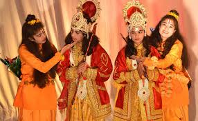 कुमाऊँ अंचल में शारदीय नवरात्र में रामलीला के मंचन की परंपरा काफी पुरानी मानी जाती है, जो वर्तमान तक चली आ रही है। Ramlila is a major event in Kartik Naratri in towns of Kumaun region of Uttarakhand