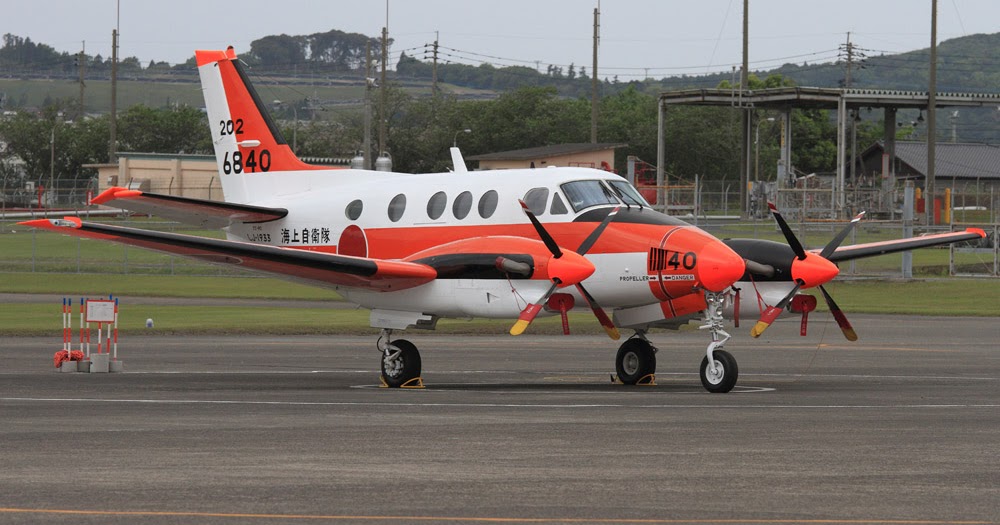 Tc 90. Beechcraft t-44a pegasus. Бичкрафт кинг эйр. Бичкрафт самолеты модельный ряд. Tc 90.