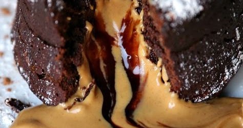 Peanut Butter Chocolate Molten Lava Cakes - Recipe Easy