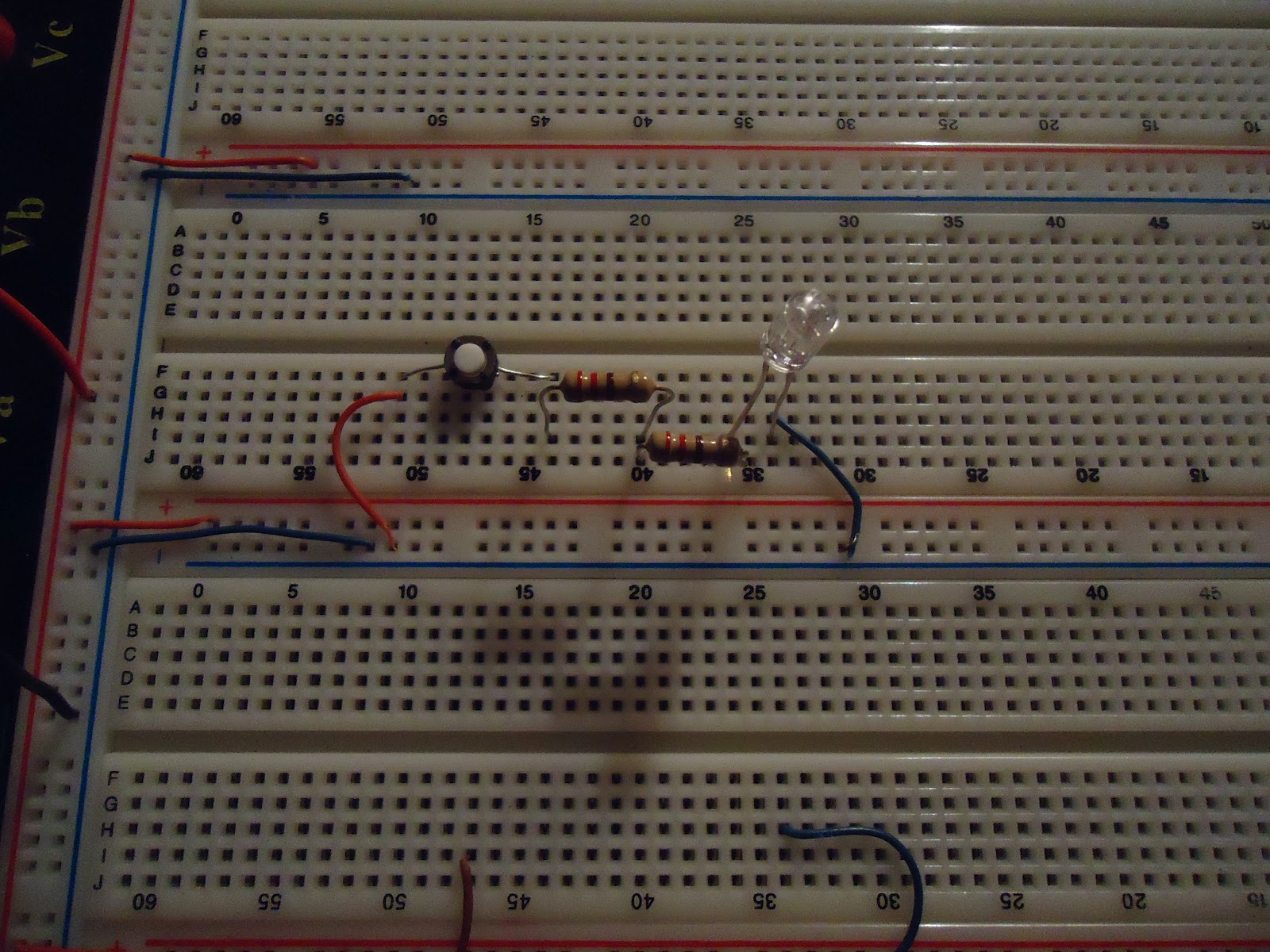 Electrónica Básica: ENCENDIDO DE UN LED