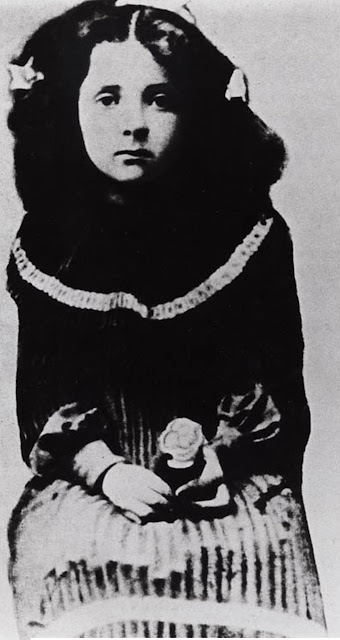 Голда Меир, первый известный портрет в Пинске. 1904 г.