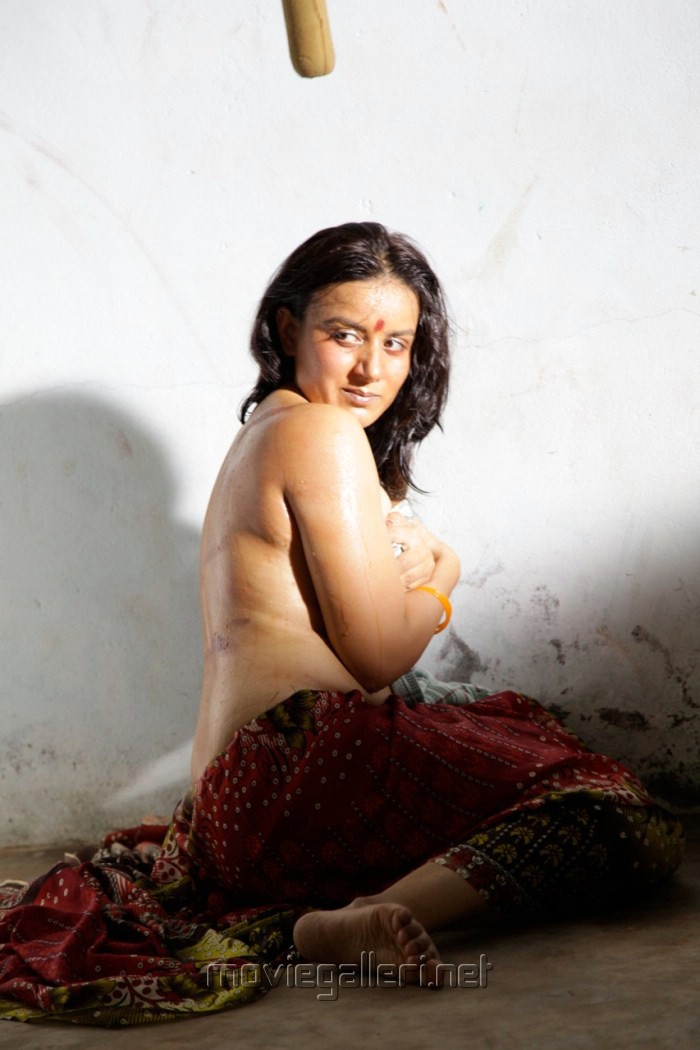 700px x 1050px - sex porn: pooja gandhi hot topless sexy images